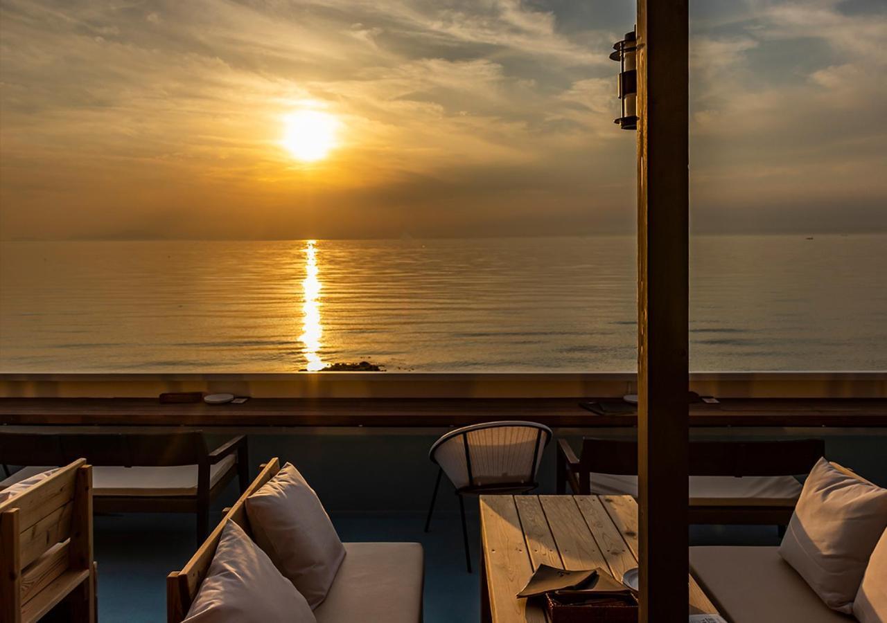 Kamome Slow Hotel Авадзи Экстерьер фото