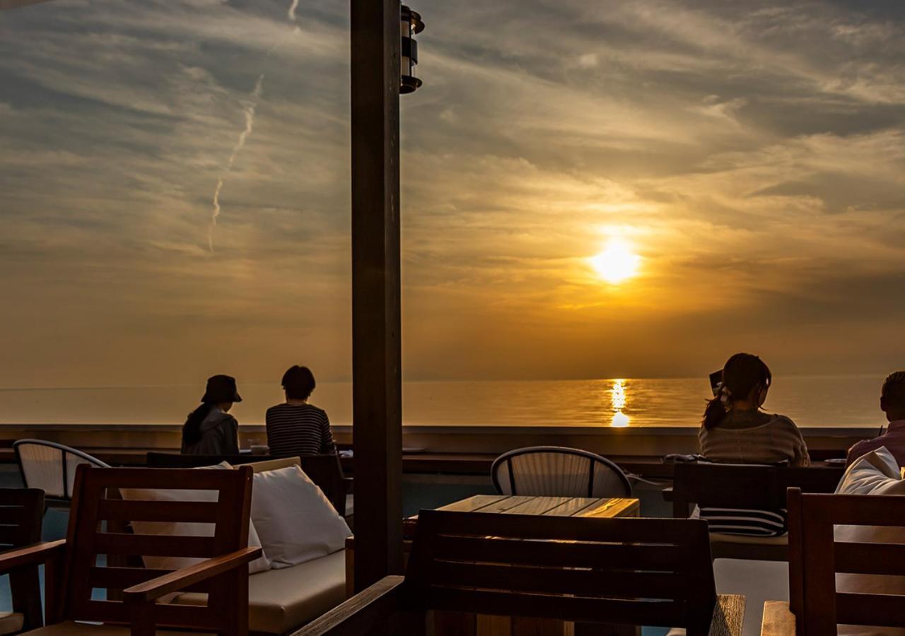 Kamome Slow Hotel Авадзи Экстерьер фото